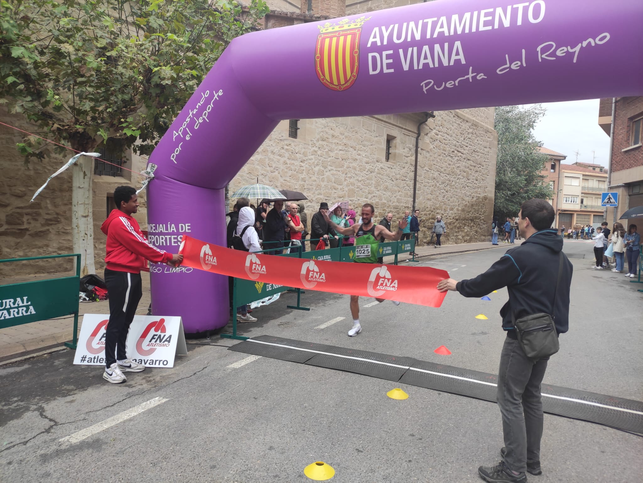 Llorens y Acebedo vencedores en Viana